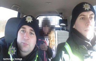 Рівненські поліцейські підвезли дівчинку, якій не вистачило грошей на автобус