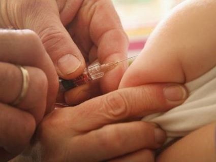 В Україні від кору люди вмирають, а від вакцини – ні  – Супрун