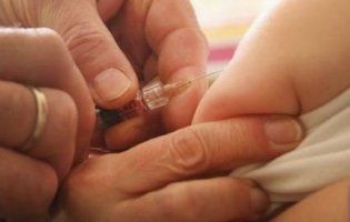 В Україні від кору люди вмирають, а від вакцини – ні  – Супрун