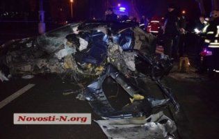 У Миколаєві у страшній ДТП загинули двоє військових (відео)