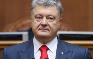 У Порошенка відреагували на скандал про розкрадання в армії