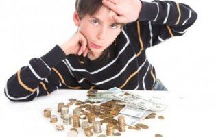 Колектори тероризують ОТГ на Закарпатті: діти понабирали кредитів на паспорти батьків (відео)