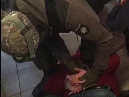 «Сходка» не вдалася: у Києві викрили кримінальних авторитетів (фото, відео)