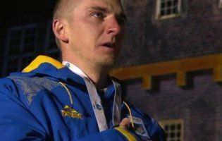 Український біатлоніст, забравши «золото» мундіалю, не стримав сліз на п’єдесталі (відео)