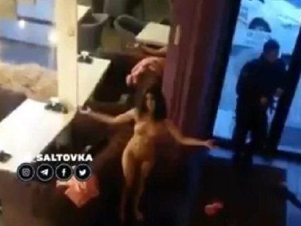 Харків’янка закотила в суші-барі істерику та оголилася перед копами (відео)