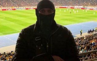 «Челсі – Динамо 5:0»  –  заспівав Усик (відео)