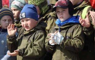 «Путінюгенд»: в окупованому Криму школярі поклялись на вірність Кремлю (фото)