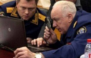 «Техніка в руках дикуна»: голова Слідкому РФ зганьбився з ноутбуком (відео)