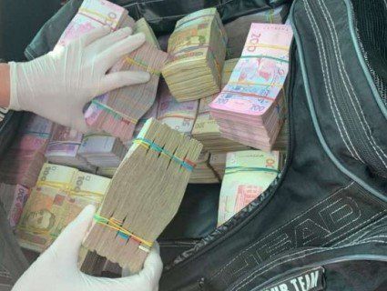 На Рівненщині затримали учасника «Юлиної піраміди» з 2,5 мільйона гривень для підкупу виборців