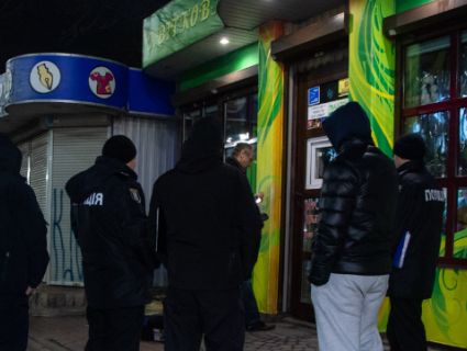 У Києві в квітковому магазині повісився продавець (фото)