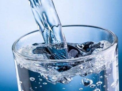 Денна потреба води – медики розвінчали популярний міф