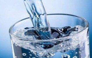 Денна потреба води – медики розвінчали популярний міф