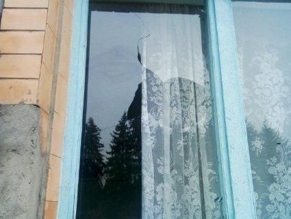 На Рівненщині розбили вікно виборчої дільниці