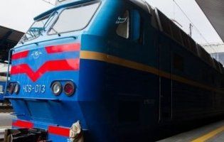 «Укрзалізниця» призначила 7 додаткових поїздів на Великдень
