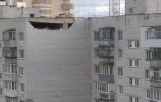 «НП» на Київщині: будівельник вивалився з люльки підйомника (фото)