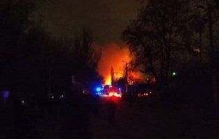 Вибух на заправці у Кропивницькому: є постраждалі, десятки авто палають (фото, відео)