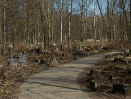 Їдеш на кладовище — покажи пропуск: в Криму обмежили вільний доступ на цвинтарі