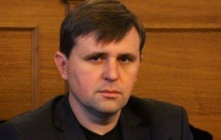 На Волині напали на депутата Волиньради: він викрив жінку зі списком виборців (відео)