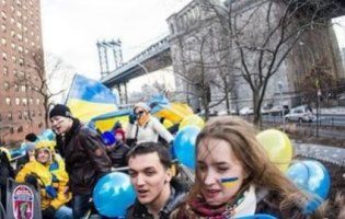 У Нью-Йорку на виборчій дільниці співали гімн України (відео)