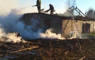 Дитячі пустощі: на Волині підпалили господарські споруди (фото)