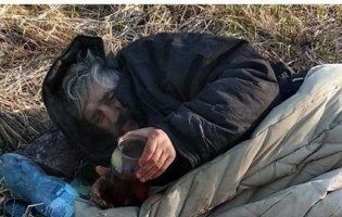 В Києві чоловіка викинули з лікарні вмирати у лісосмузі