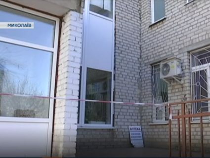 У Миколаєві дитяча лікарня «розповзлася по швах» (відео)