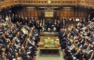 Дебати у британському парламенті зірвав дірявий дах