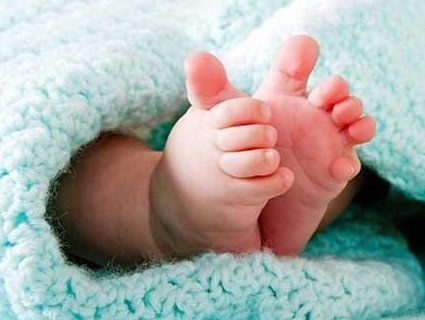 Медичні експерименти: народилася «дитина трьох батьків»