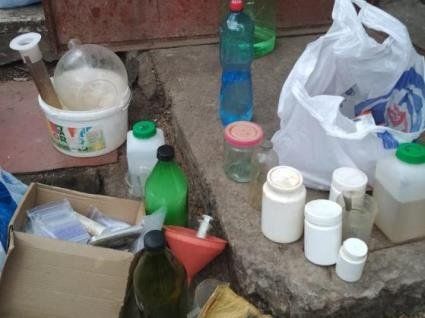 На Харківщині брати-наркоторговці збували товар через месенджер (фото, відео)