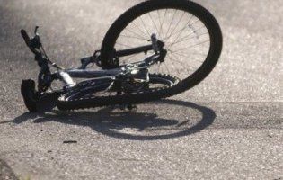 На Львівщині автомобіль збив 9-річного велосипедиста
