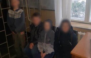 Жахи на Київщині: п’яні діти розгромили кладовище (фото)