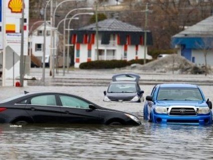 Прорвало льодовий корок: місто опинилося під водою (відео)