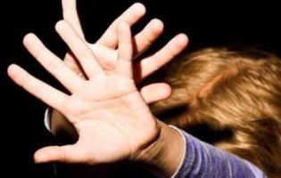 На Житомирщині педофіл затягнув в сарай  та зґвалтував трирічну дитину