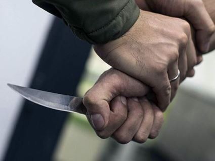 На Київщині  нацгвардієць штиркнув  ножем двох чоловіків