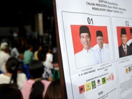 В Індонезії під час виборів померли 54 члени виборчкому