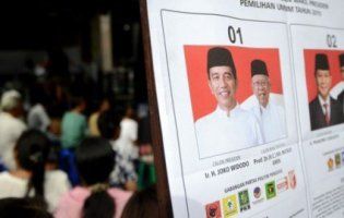 В Індонезії під час виборів померли 54 члени виборчкому