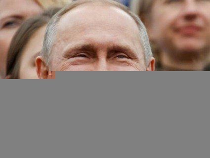 «Казковий довбо***»:  росіян штрафують за образу Путіна у соцмережах (відео)