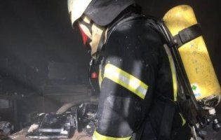 В Києві загорілася будівля Міністерства освіти