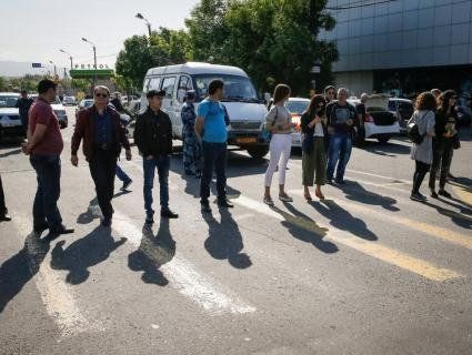 Рівненські лікарі погрожують перекрити центральну дорогу міста
