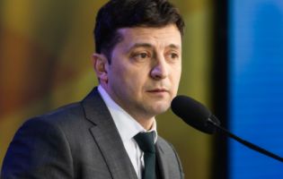 Як команда нового президента відповідала на незручні запитання (відео)