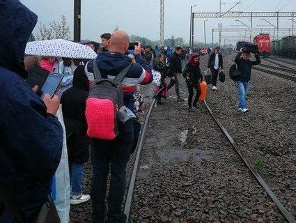Митники через підозрілу сумку евакуювали 500 осіб з поїзда Київ-Перемишль (фото)