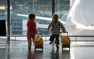 Які документи потрібні для виїзду з дітьми за кордон (перелік)