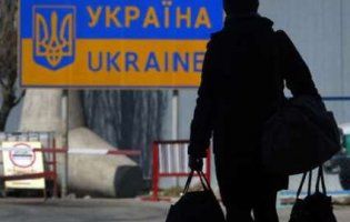 Озвучили масштаби трудової міграції українців: цифра вражає