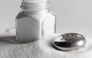 Як вживати менше солі: поради медиків