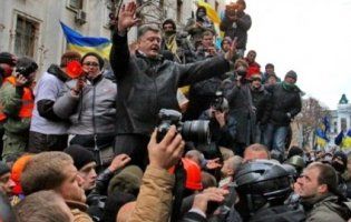 Порошенку влаштували «очну ставку» в ГПУ у справі Майдану