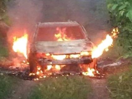 Авто головного редактора українського телеканалу спалили дотла (відео)