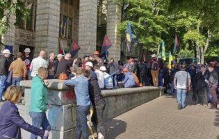 У Києві протестують шахтарі з Львівщини (фото, відео)