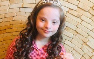 Корону конкурсу краси в Європі наділа 13-річна українка зі синдромом Дауна (відео)