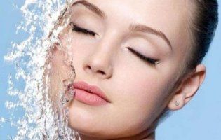 Як правильно доглядати шкіру на обличчі: важливі поради