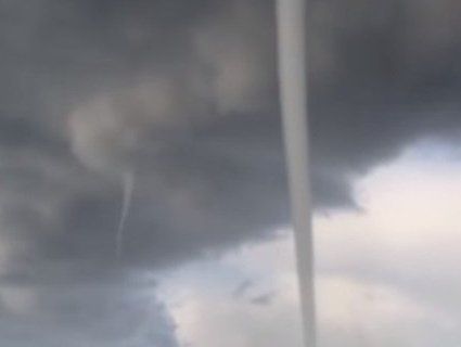 Погіршення погоди: на Житомирщині зафіксували смерч (відео)